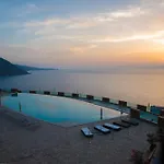 Gh Avalon Sikani Szálloda 4*