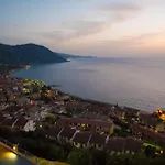 Szálloda Gh Avalon Sikani 4*
