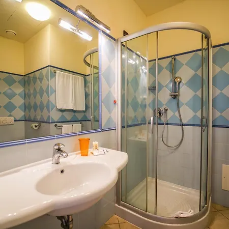 Gh Avalon Sikani فندق جويوزا ماريا