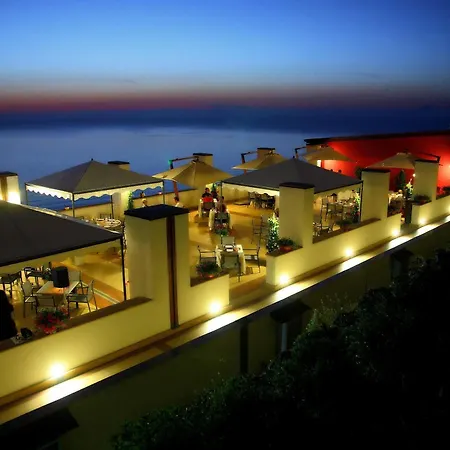 Gh Avalon Sikani فندق