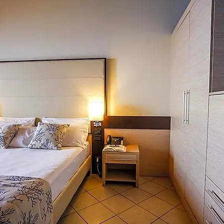 Hotel Gh Avalon Sikani