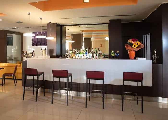 Gh Avalon Sikani מלון