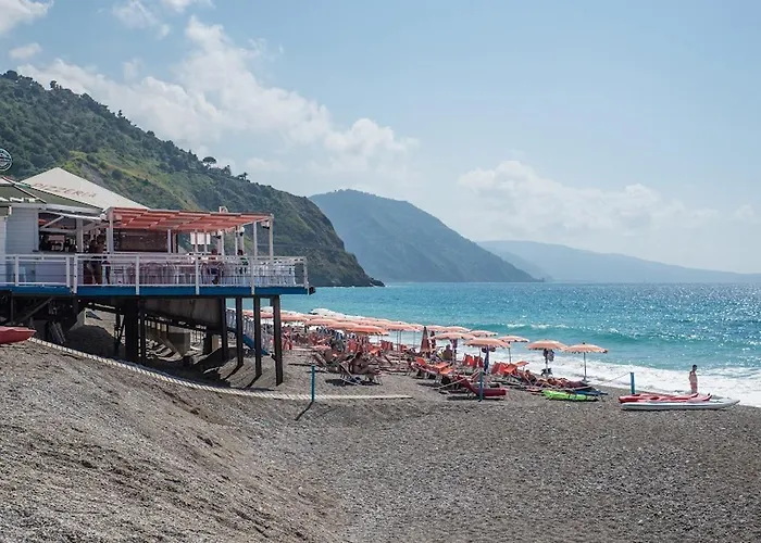 Gh Avalon Sikani מלון