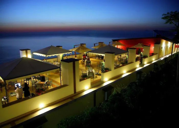 Gh Avalon Sikani מלון